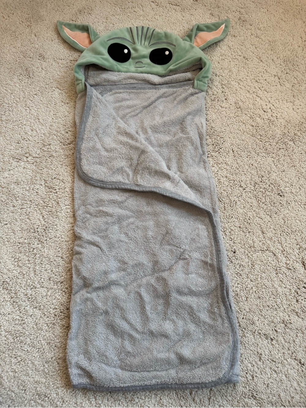 Star Wars Lambs & Ivy Grogu Baby Yoda Gray Hooded Towel with Green Lining